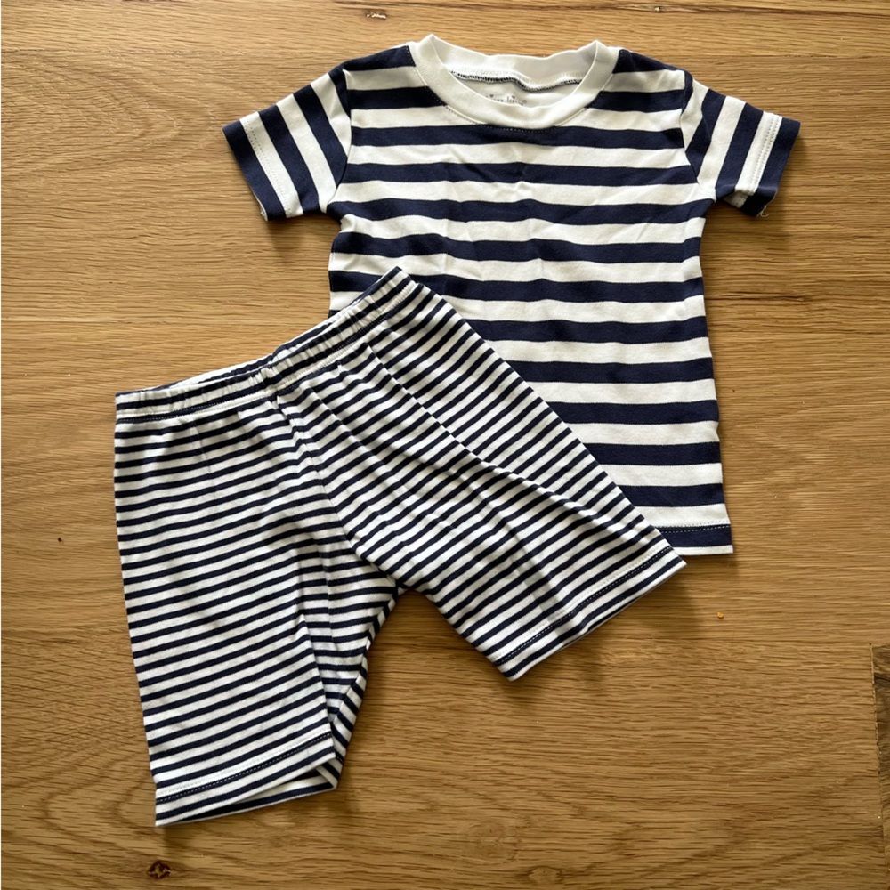 Kissy Kissy 18-24 Month Pajamas. Pima cotton short sleeve pajama set.
